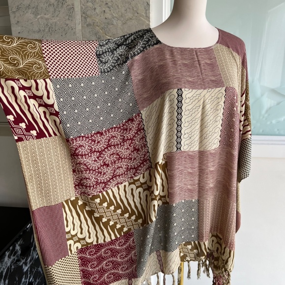 0026/ Red Black Color Poncho with fringed, Batik Poncho - Picture 2 of 6